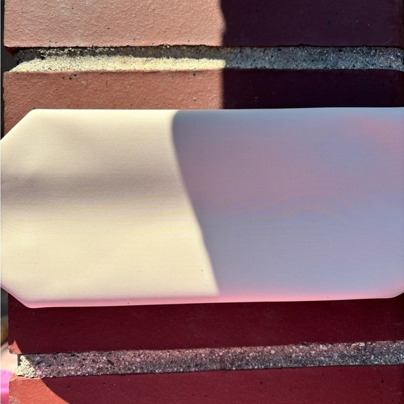 Burberry White Cosmetic Pouch and Comb Set - Picture 4 of 5